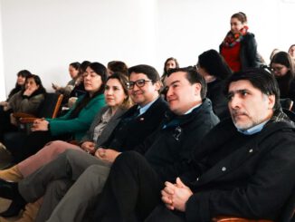 Docentes y autoridades participando en seminario sobre neurodivergencia en contexto escolar en Chillán