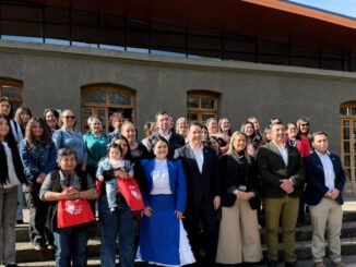 Autoridades regionales de Ñuble durante el anuncio del Bono Extraordinario de Apoyo a la Niñez en la comuna de Pinto
