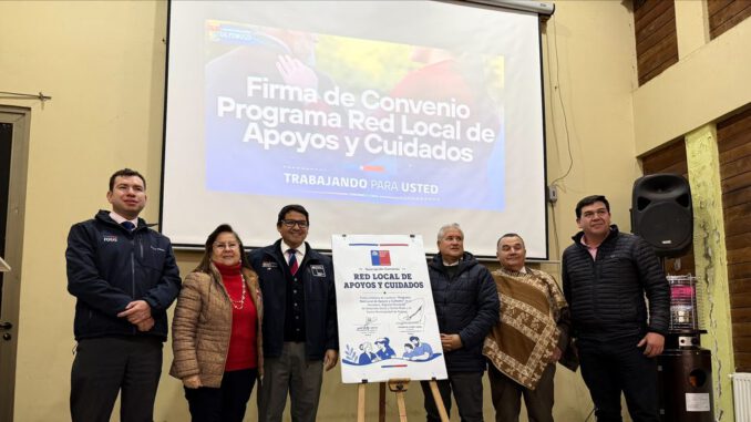 Personal municipal y autoridades locales durante el lanzamiento de la Red Local de Apoyos y Cuidados en Pemuco.